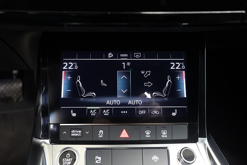 Audi e-tron 50 Quattro 313hk *Hjulkampanj!* Proline Navi B-kamera Drag MOMS