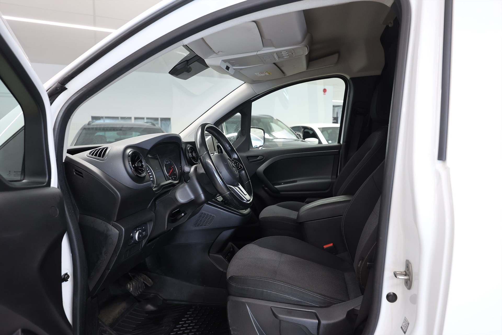 Mercedes-Benz Citan 110 CDI 95hk PRO B-kamera Drag LED MOMS