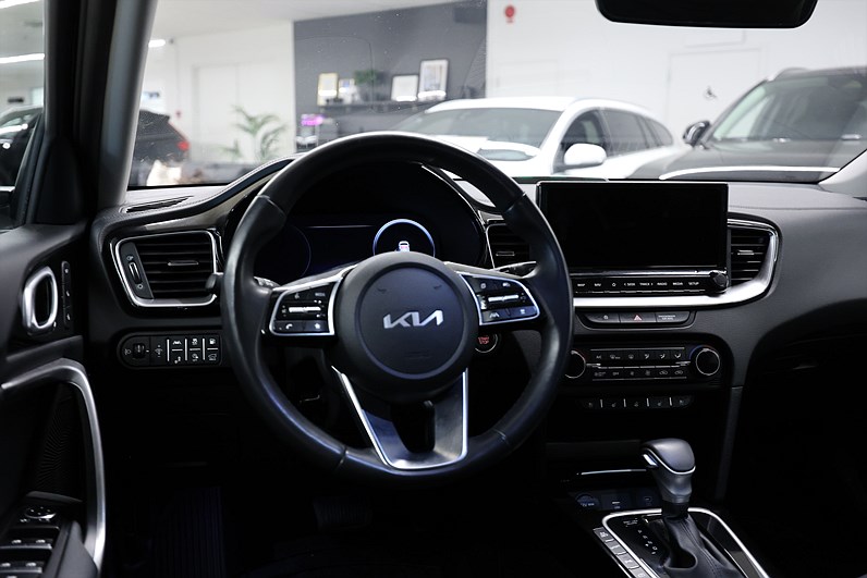 Kia Ceed SW PHEV 141hk Advance Plus Pano B-kamera Drag