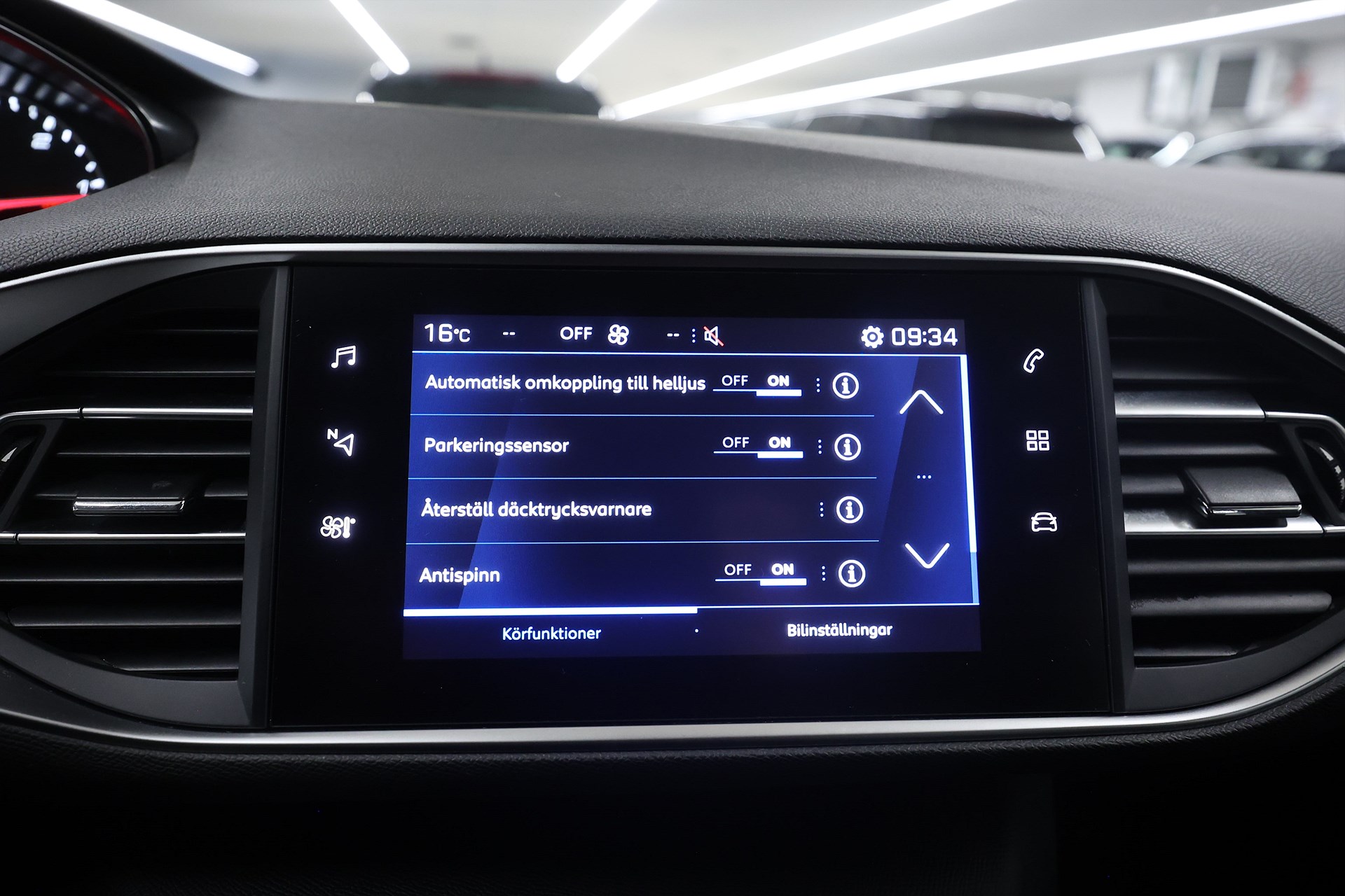 Peugeot 308 1.5 BlueHDi 130hk *Hjulkampanj!* Active PDC Värmare