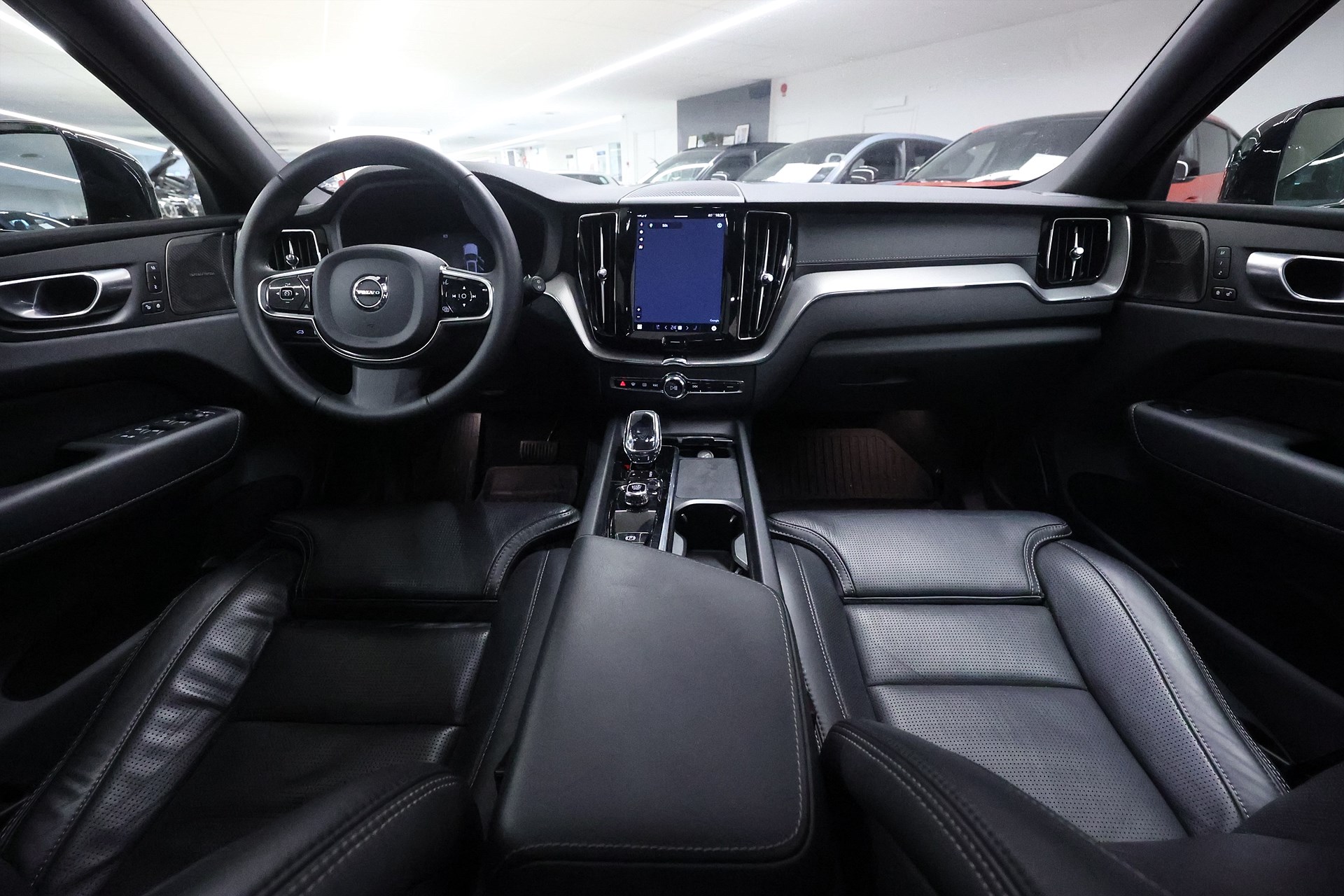 Volvo XC60 Recharge T8 AWD 456hk Ultimate Black Edt H/K 360 HUD Massage