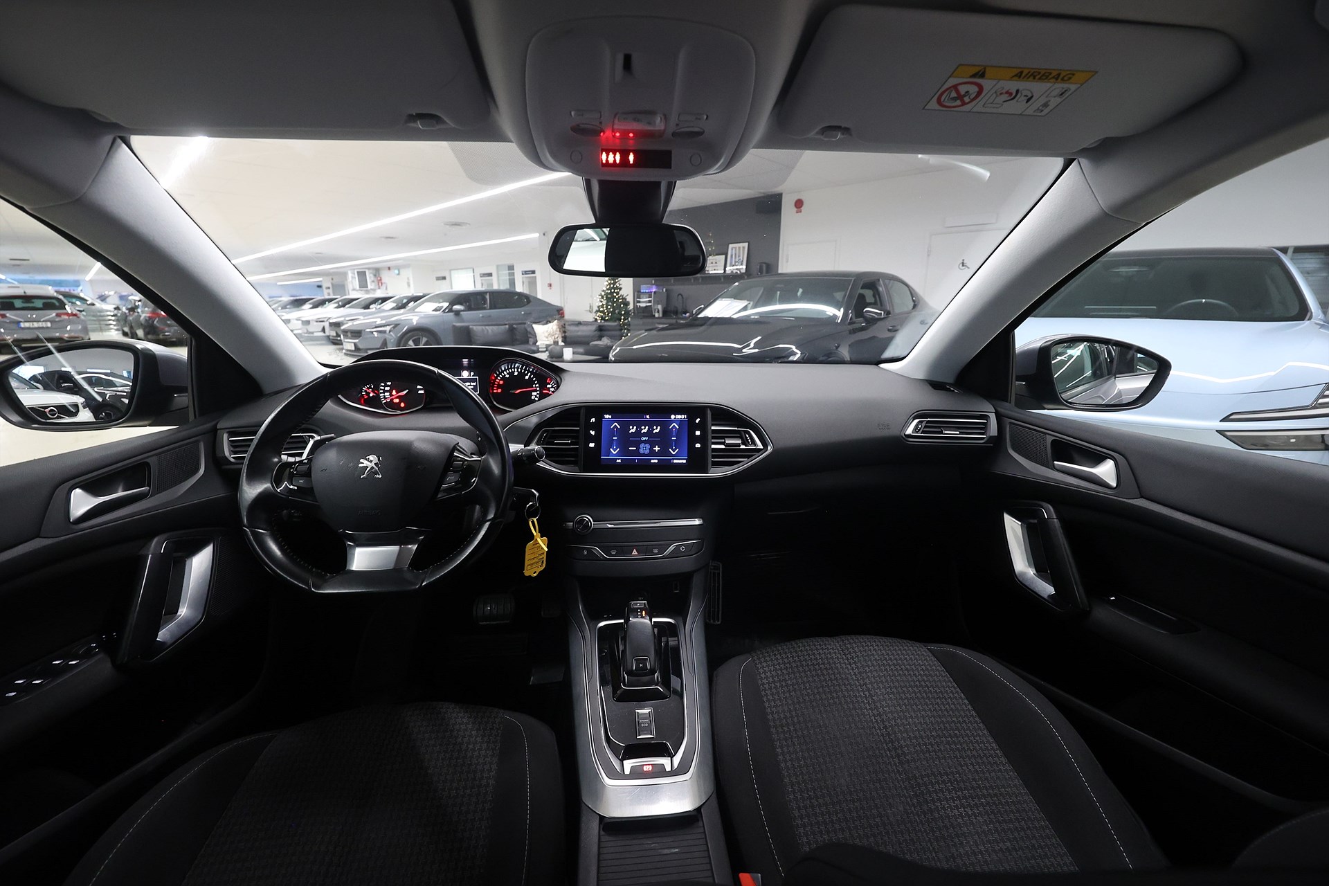 Peugeot 308 1.5 BlueHDi 130hk *Hjulkampanj!* Active PDC Värmare