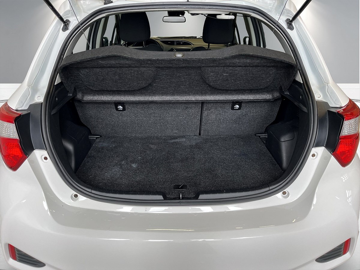 Toyota Yaris Hybrid e-CVT, 101hk, 2017