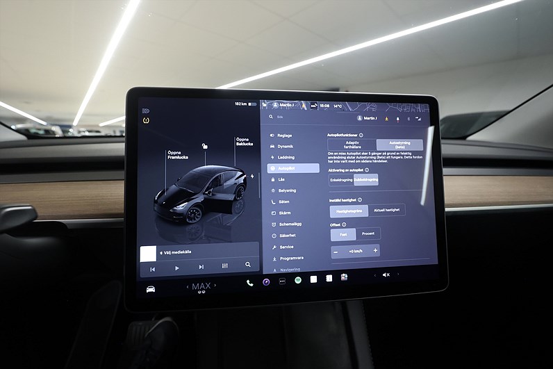 Tesla Model Y Long Range AWD 514hk *Hjulkampanj!* AP Drag Pano