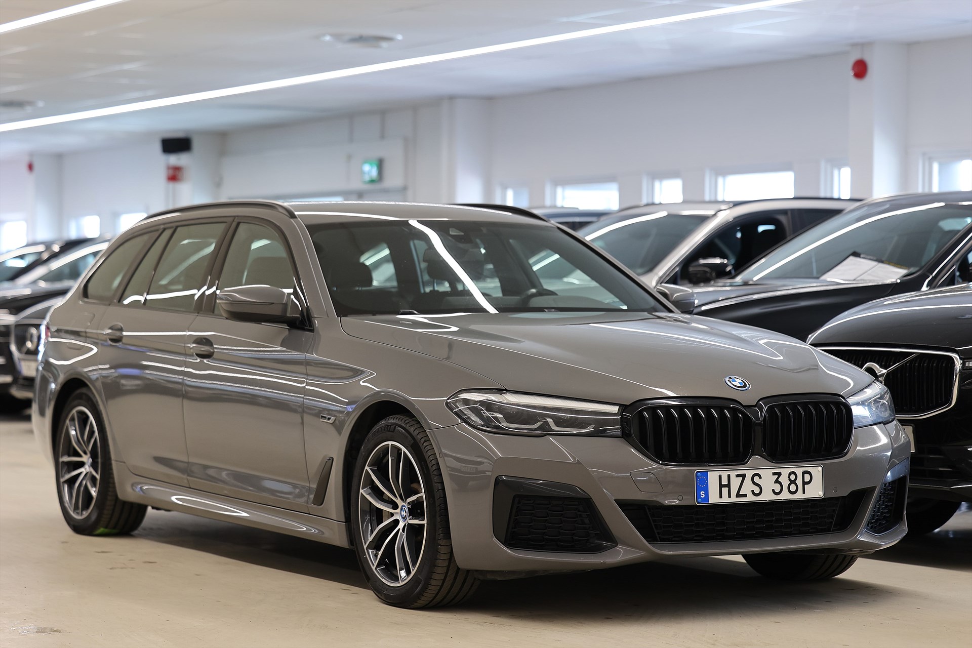 BMW 530e xDrive Touring M Sport Drag B kamera MOMS