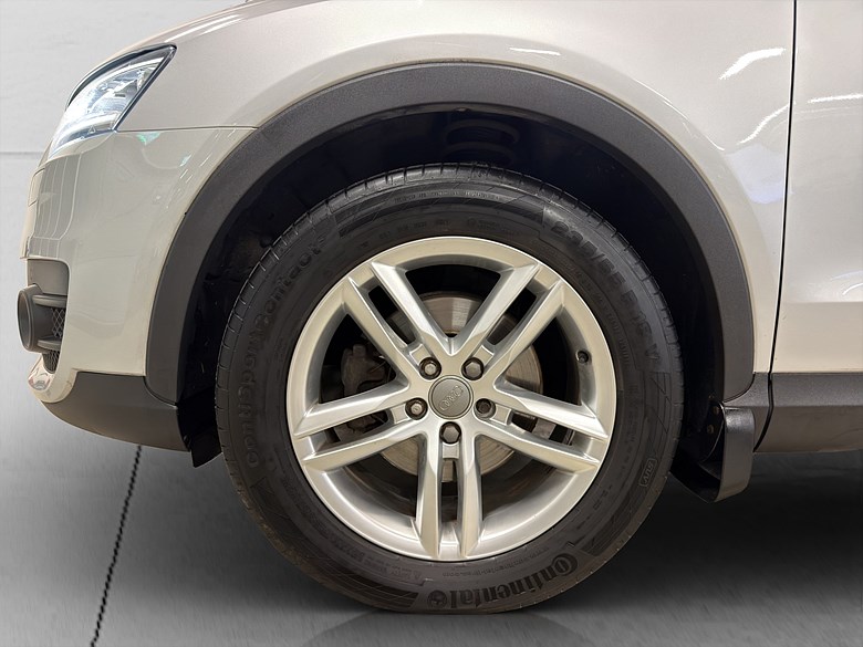 Audi Q3 2.0 TFSI quattro Panorama Navi Drag 2014, silver – bild 23 av 25, begagnad hos Niber i Järfälla