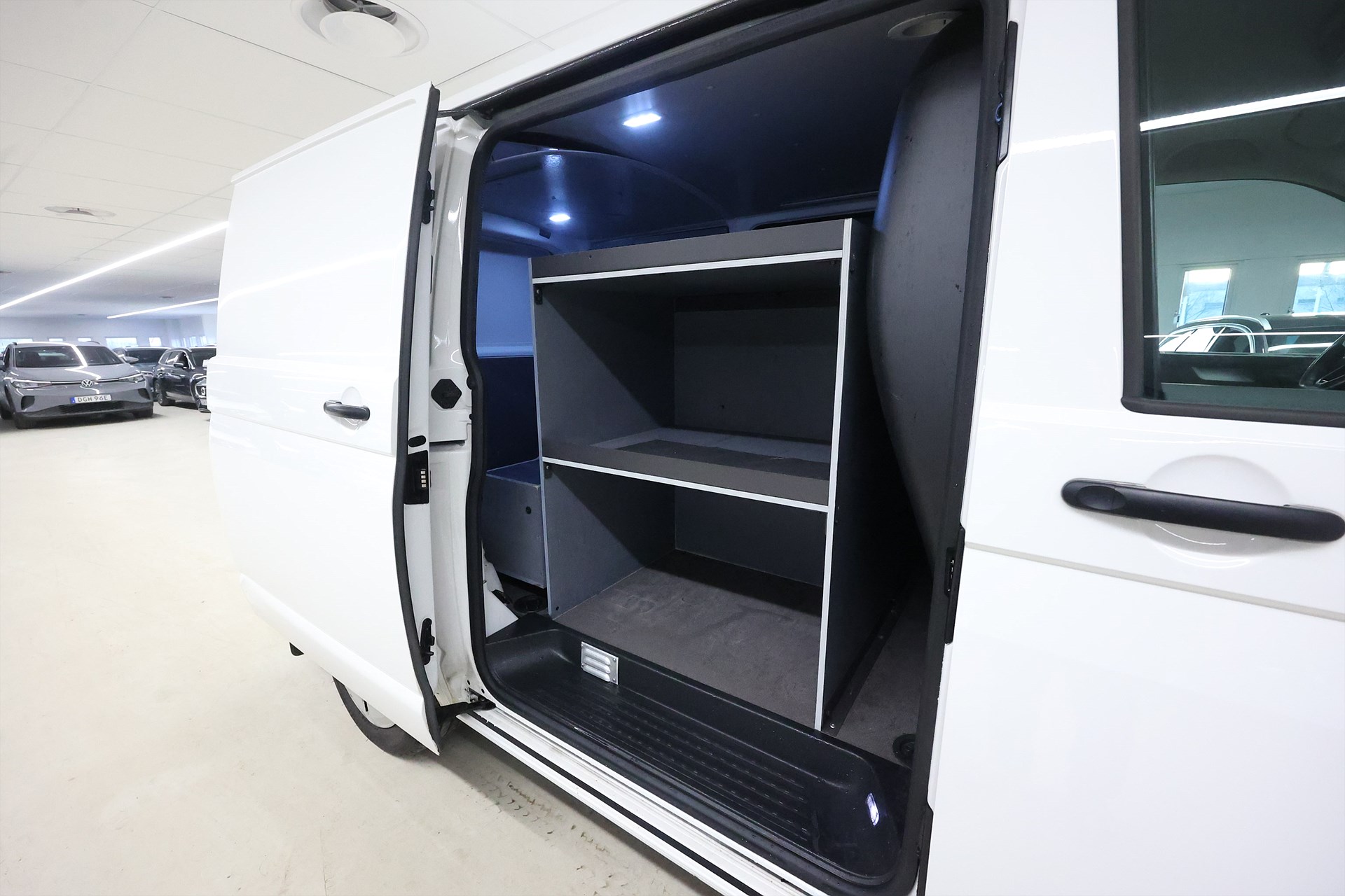 Volkswagen Transporter T30 2.0 TDI 110hk V-Inrett 3-SIts Drag CarPlay PDC