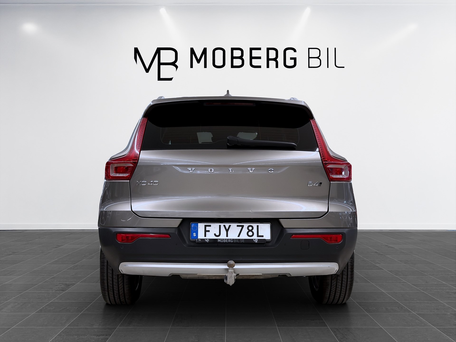 Volvo XC40 B4 AWD 197hk Momentum Navi CarPlay Drag B-Kamera