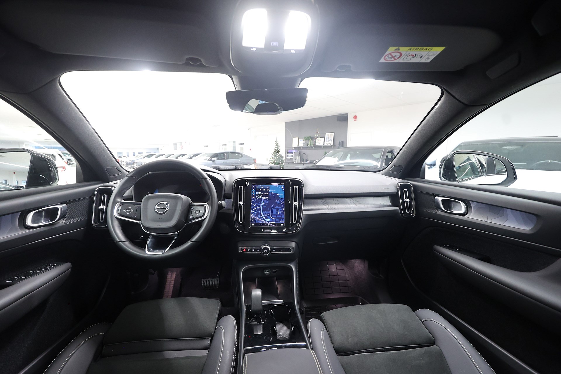 Volvo C40 Recharge Single Motor *Hjulkampanj!* Core Pano Drag