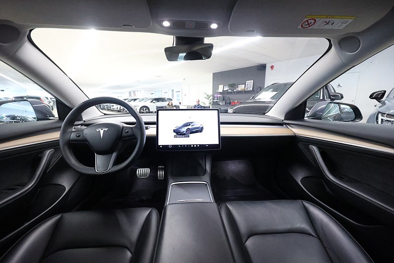 Tesla Model 3 Performance 513hk AP Pano Läder