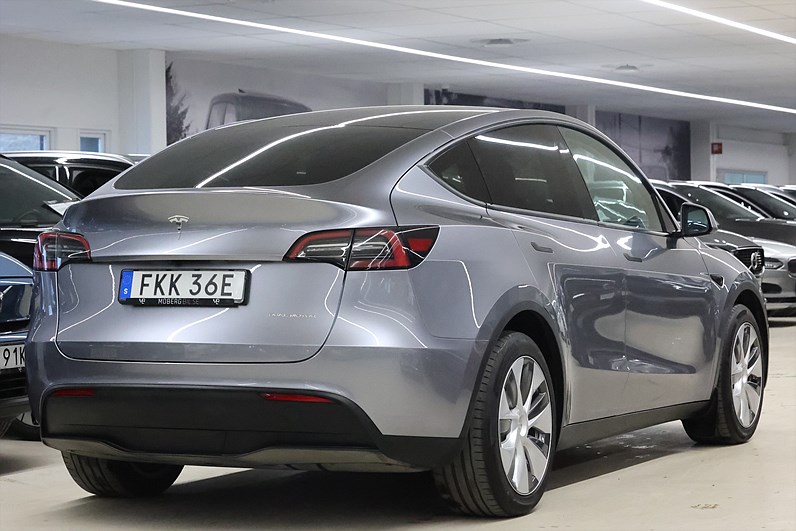 Tesla Model Y Long Range AWD 514hk Pano Navi Läder