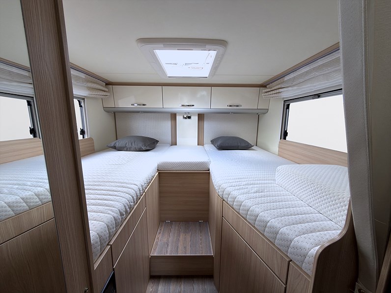 Bürstner Ixeo Time IT 726 163hk Backkamera GPS Skybed Markis