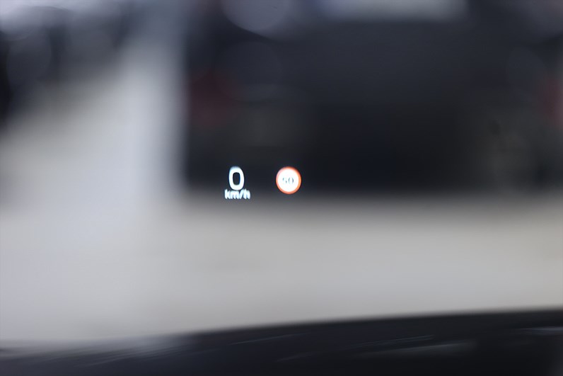 Volvo V60 Recharge T8 AWD 456hk R-Design B&W HUD Pano