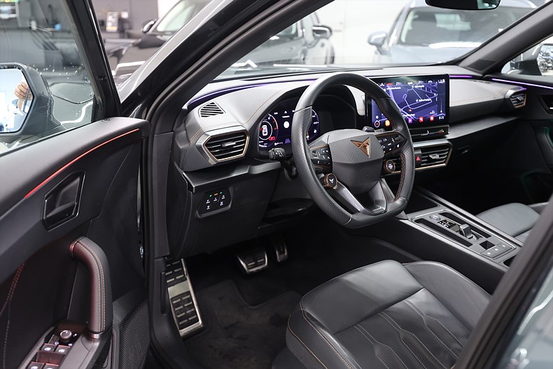 Cupra Formentor VZ 2.0 TSI 4Drive 310hk *Hjulkampanj!* Navi 360