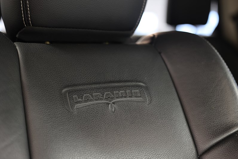 RAM 1500 Crew Cab 5.7 V8 4x4 Laramie Ram Box MOMS