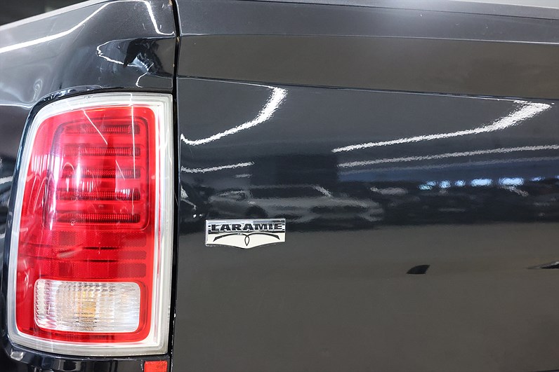 RAM 1500 3.0 V6 EcoDiesel 4x4 Laramie Flaklock Drag Luftfjädr MOMS