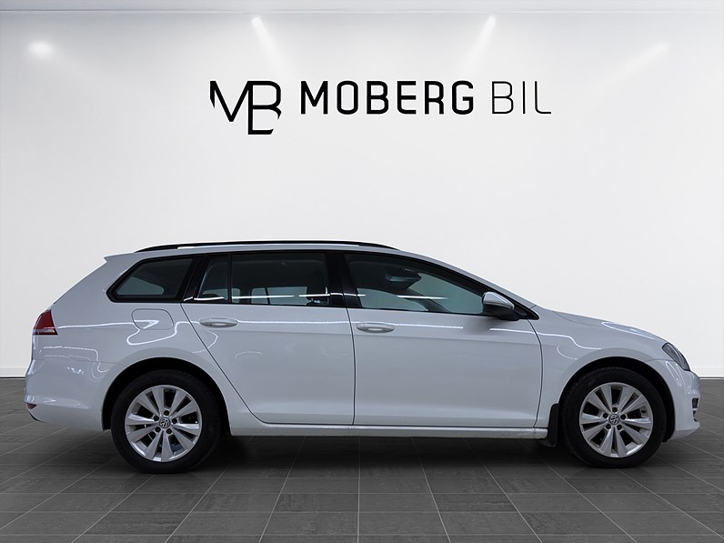 Volkswagen Golf 1.6 TDI 105hk Helg på Moberg!  Style M&K-Värm Drag