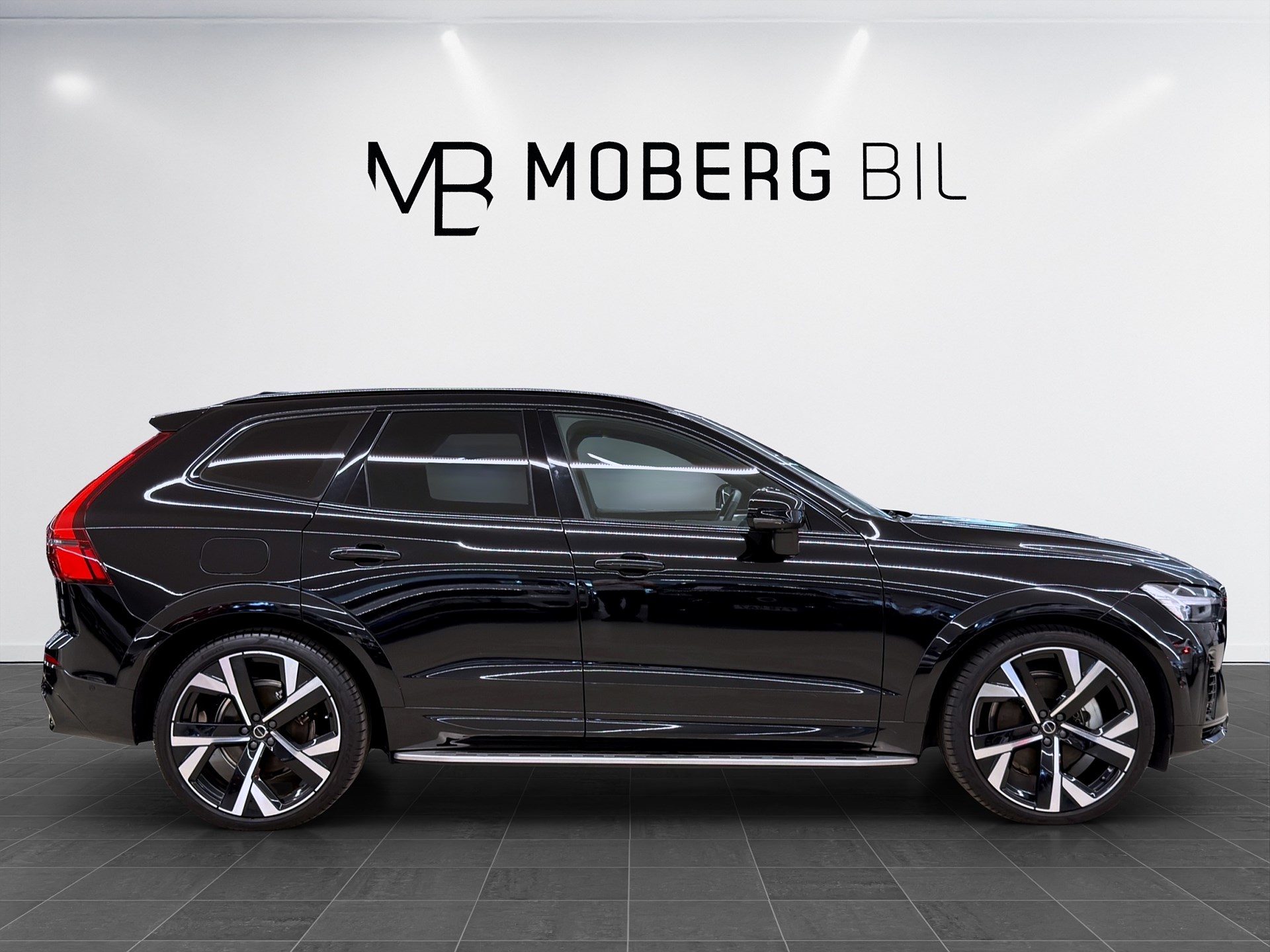 Volvo XC60 Recharge T6 350hk Ultra Black Edition HUD B&W 360