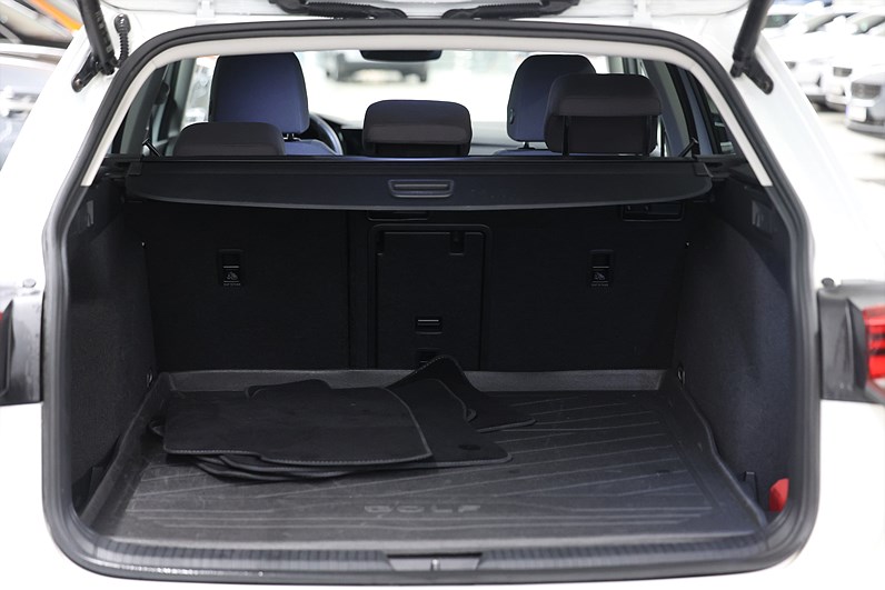 Volkswagen Golf Alltrack 2.0 TSI 4M 190hk *Hjulkampanj!* Drag