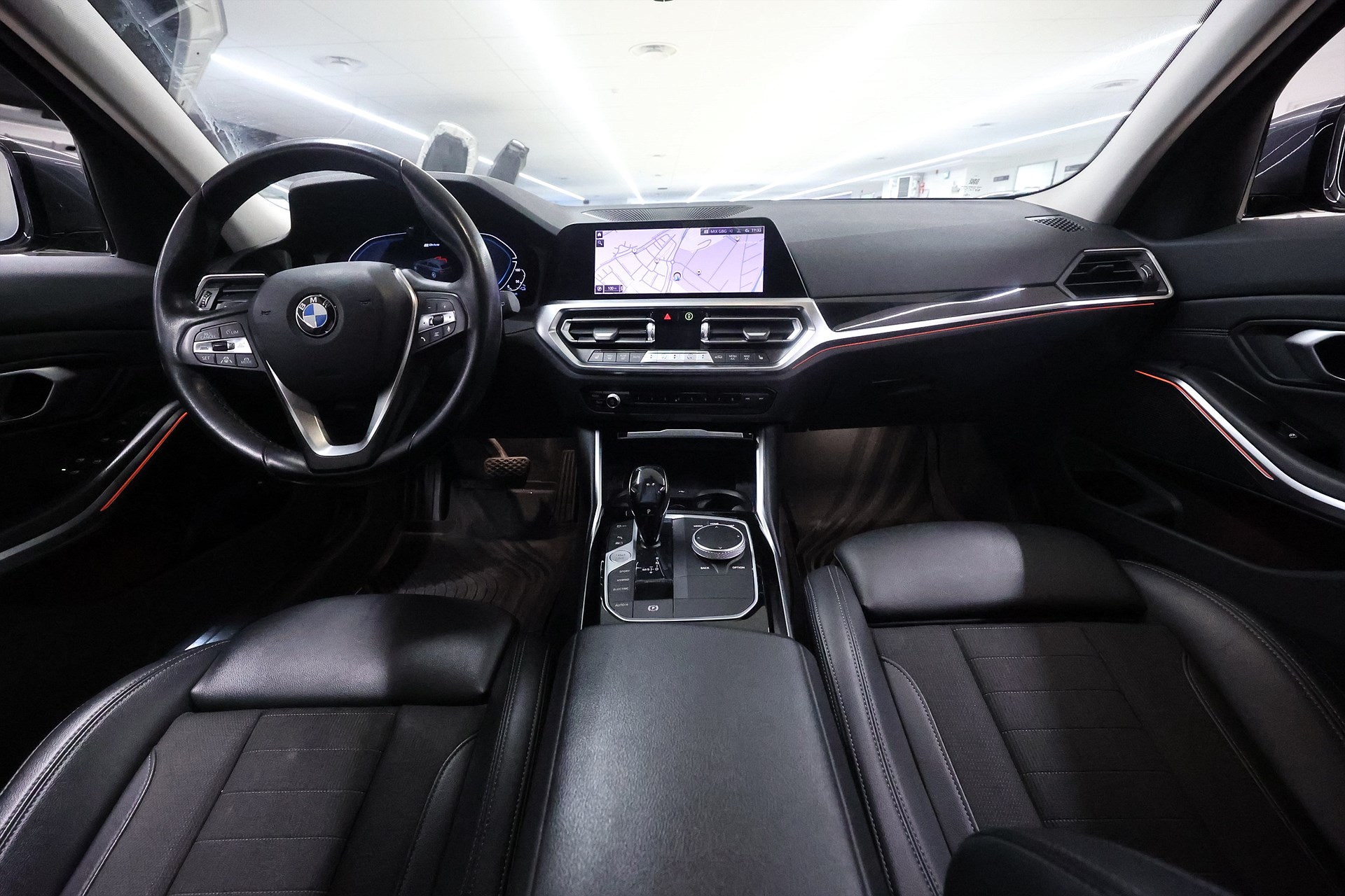 BMW 330e xDrive Touring 292hk Sport Line Shadow Navi Läder Drag