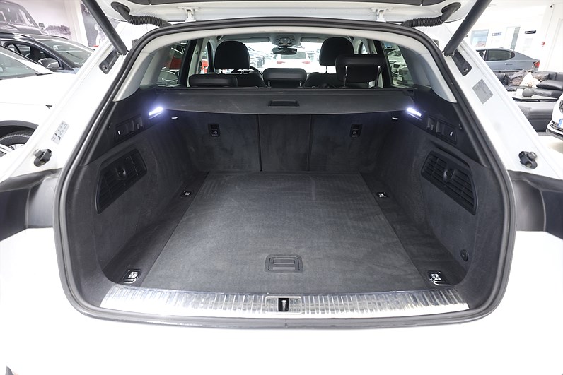 Audi e-tron 50 quattro 313hk *Kampanj!* Climatronic Alcantara Keyless Navi