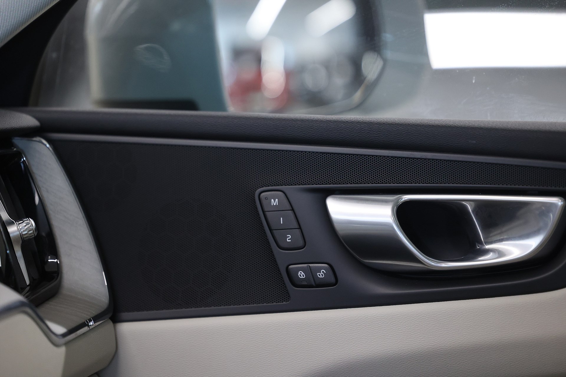 Volvo XC60 Recharge T6 AWD 350hk Core Pano Läder Värmare