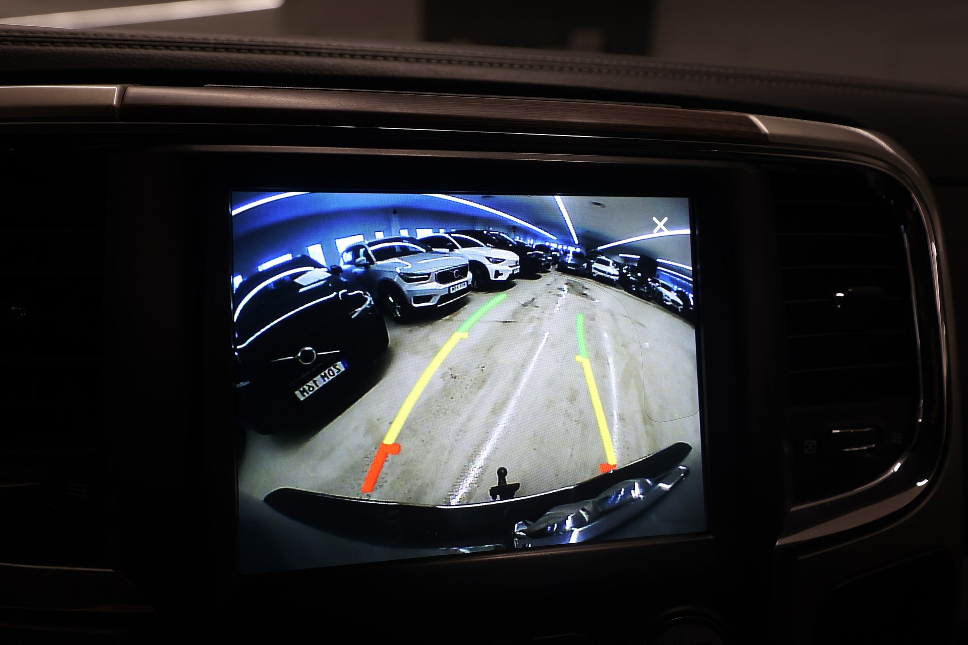 RAM 1500 Crew Cab 5.7 V8 4x4 Laramie Ram Box MOMS