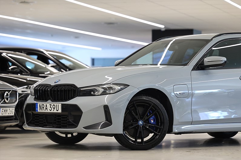 BMW 330e xDrive Touring M Sport Individual Shadow Line Drag Carplay