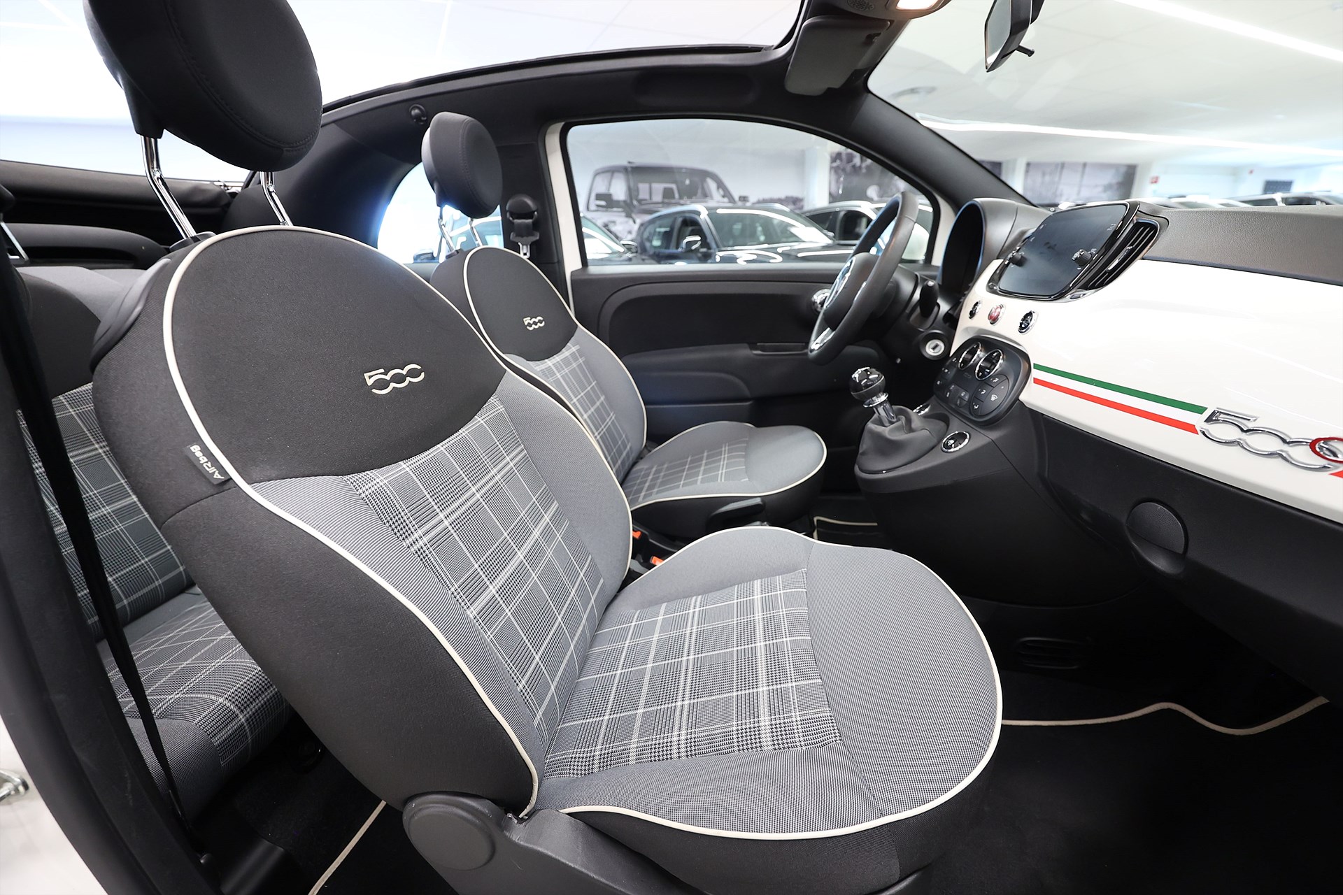 Fiat 500C Cab Hybrid 70hk Lounge PDC Låg Skatt