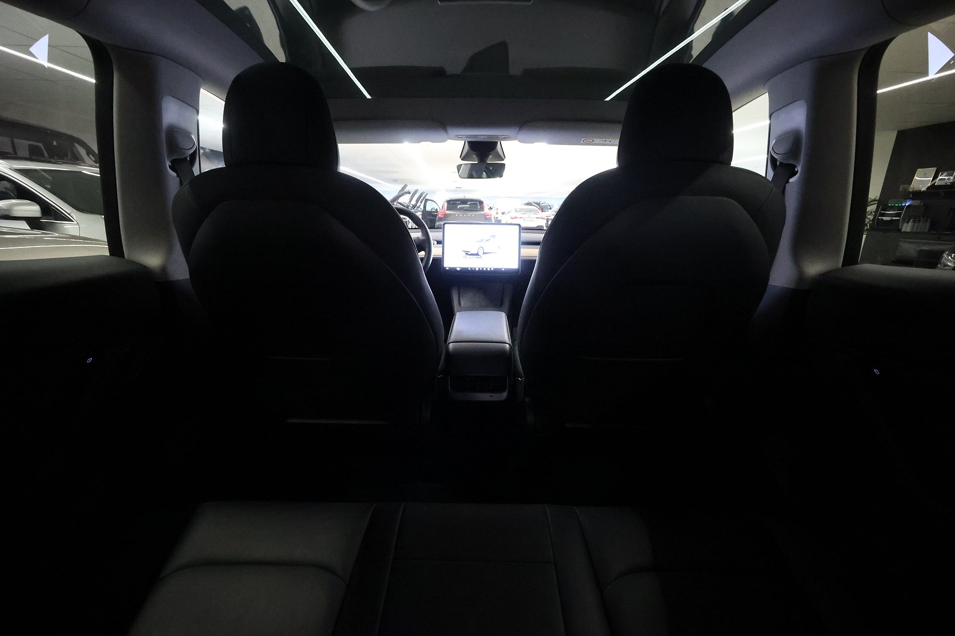 Tesla Model Y Long Range AWD 514hk Pano Drag Navi Läder