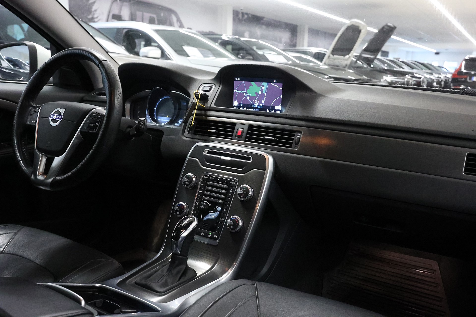 Volvo V70 D4 181hk Summum Lucka Läder Navi Drag PDC