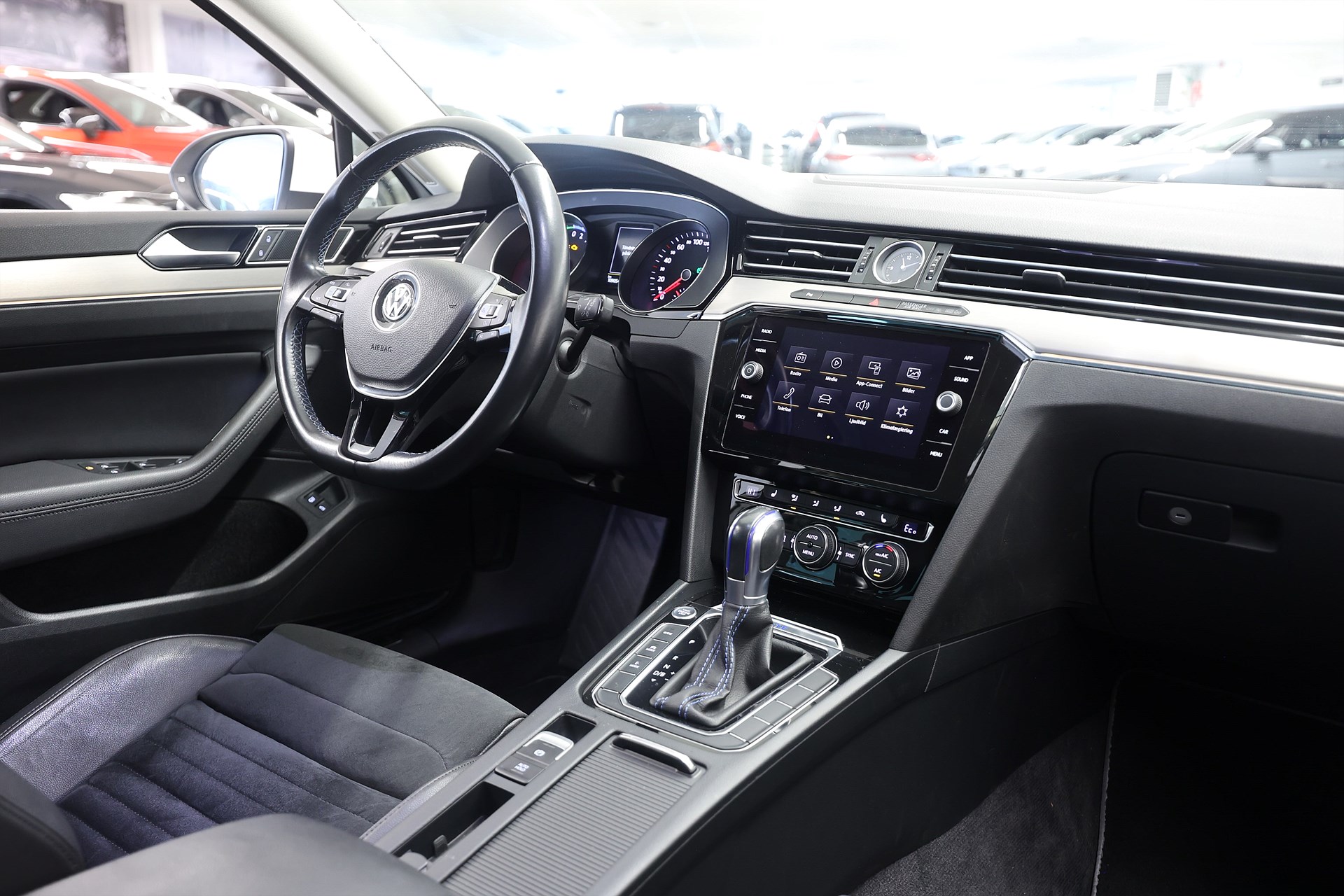 Volkswagen Passat GTE 1.4 TSI 218hk *Kampanj!* Värmare Kamera Drag