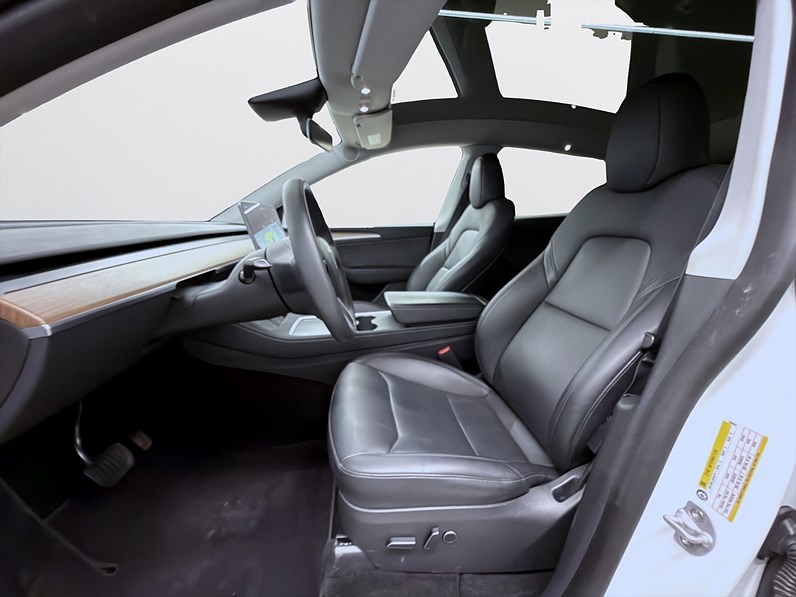 Tesla Model Y Long Range 514hk Helg på Moberg! Pano Läder B-Kamera