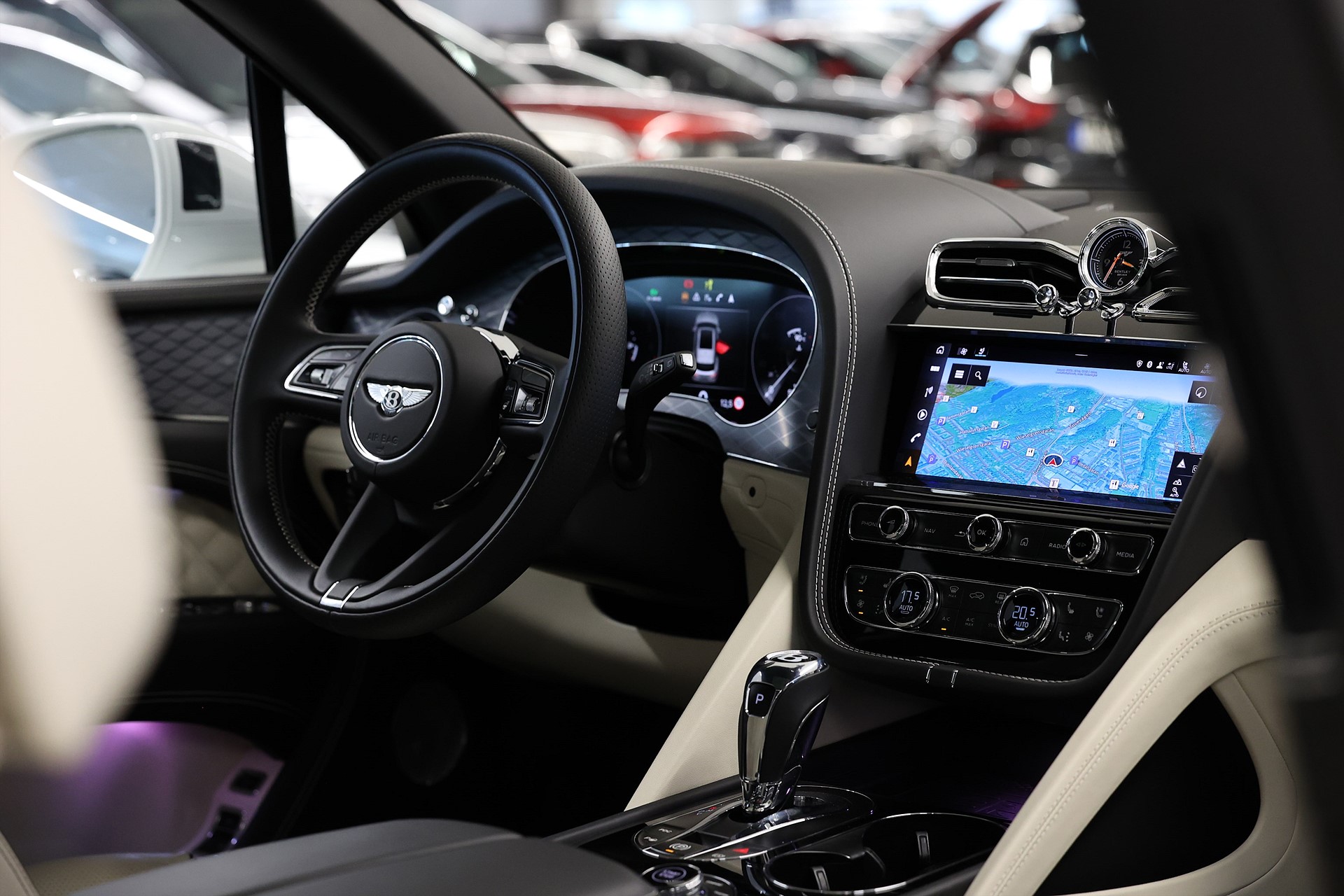 Bentley Bentayga Hybrid Blackline Naim Mulliner Pano