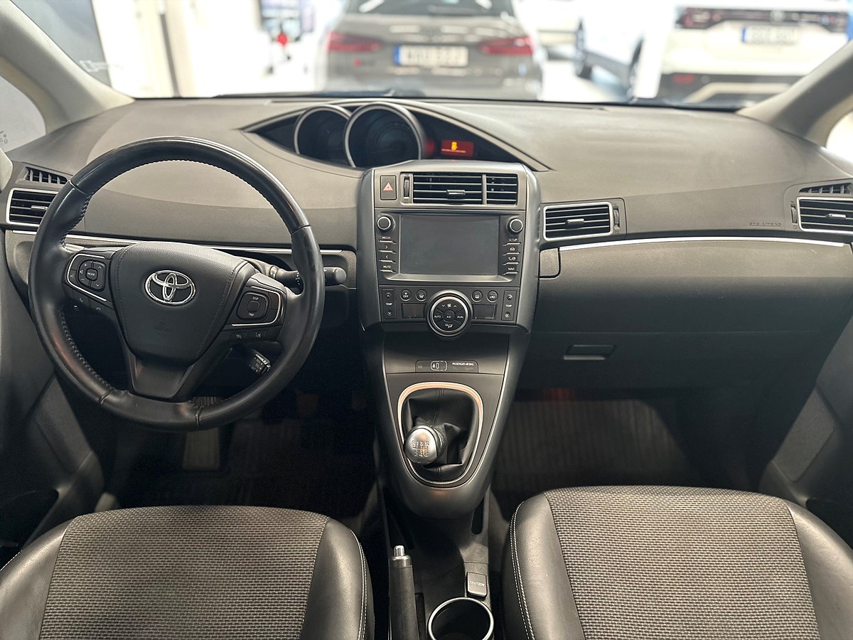 Toyota Verso – bild 15
