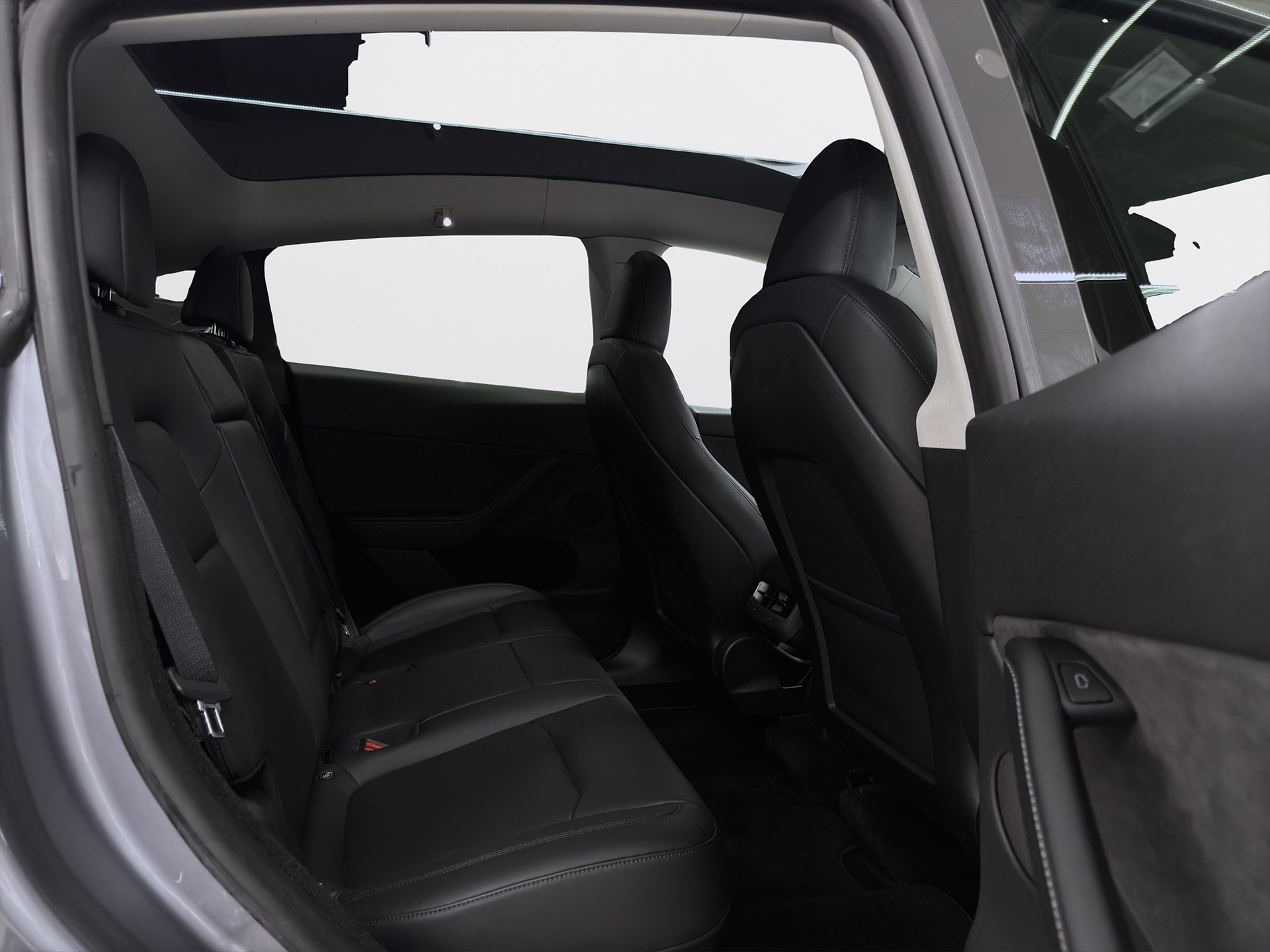 Tesla Model Y Long Range 514hk Pano Drag Läder B-Kamera AWD