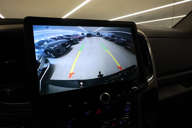 RAM 1500 Crew Cab 5.7 V8 4x4 395hk Laramie Alpine Läder Drag