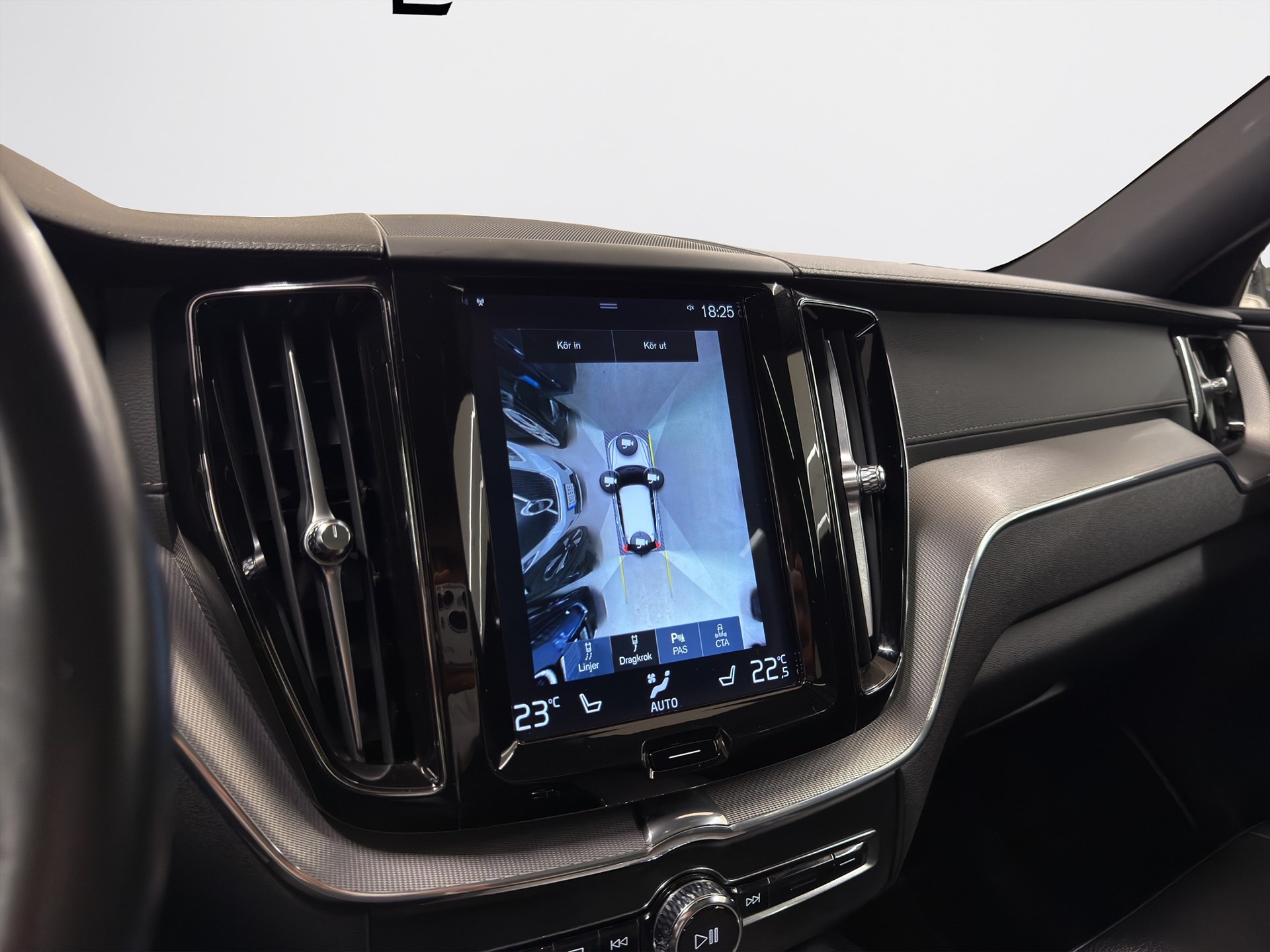 Volvo XC60 B4 AWD 197hk R-Design HUD 360 Pano Drag