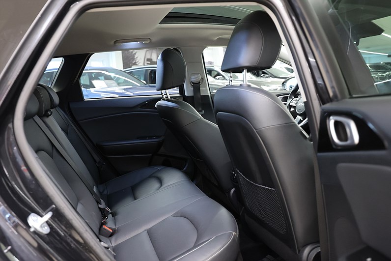 Kia Ceed SW PHEV 141hk Advance Plus Pano B-kamera Drag