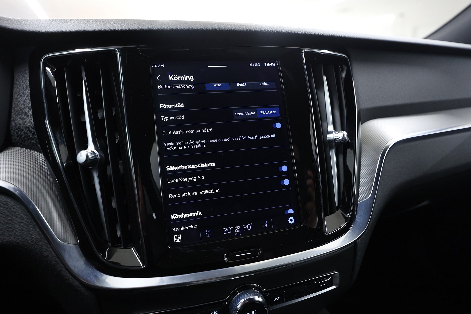 Volvo V60 Recharge T6 AWD 350hk Plus Dark Värmare B-kamera Navi