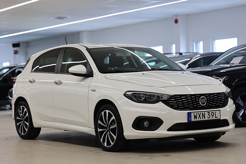 Fiat Tipo 1.4 FIRE T-JET 120hk PDC B-Kamera Årsskatt 1284kr