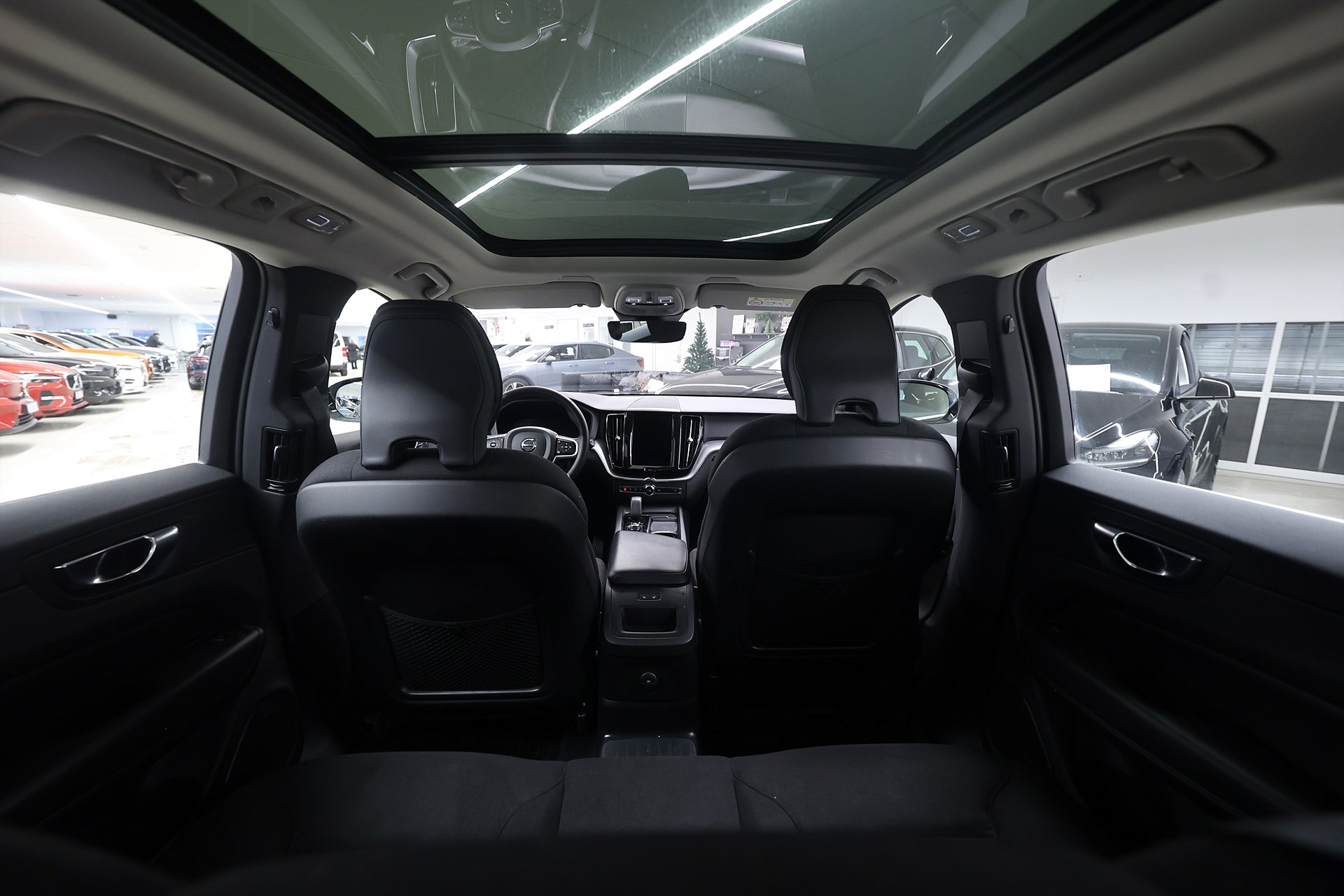 Volvo XC60 Recharge T6 AWD 340hk Momentum Pano Drag
