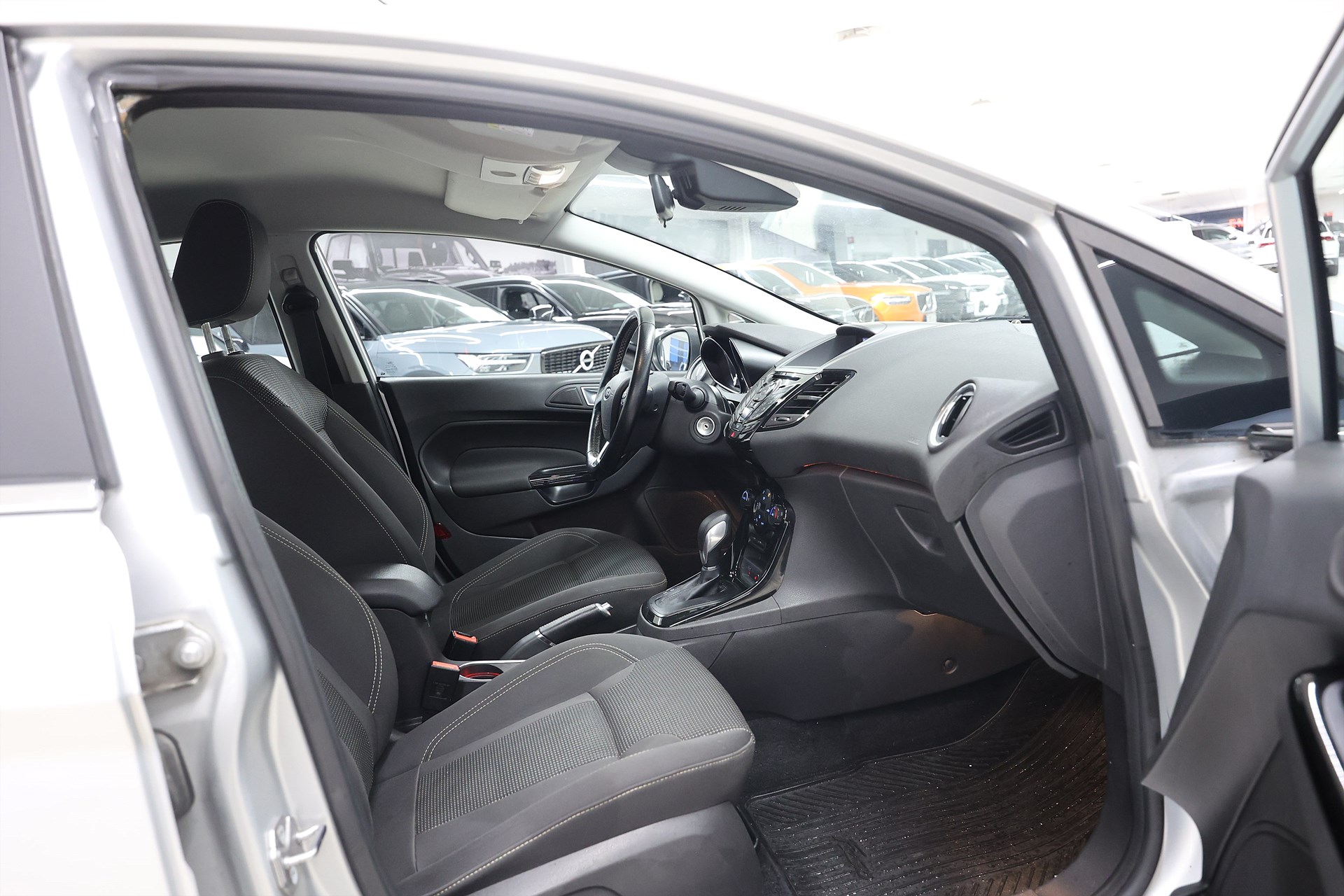 Ford Fiesta 1.0 EcoBoost 100hk *Hjulkampanj!* Titanium PDC Farth