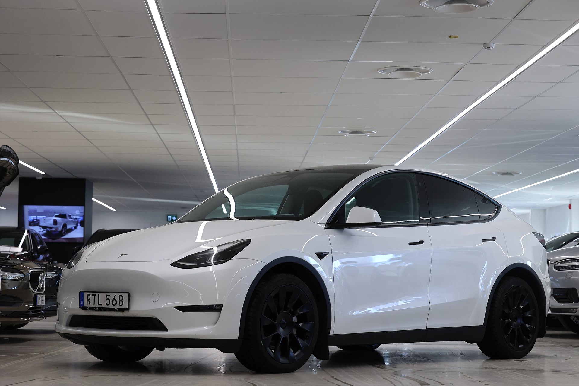 Tesla Model Y Long Range 514hk *Hjulkampanj!* AWD Pano AP MOMS