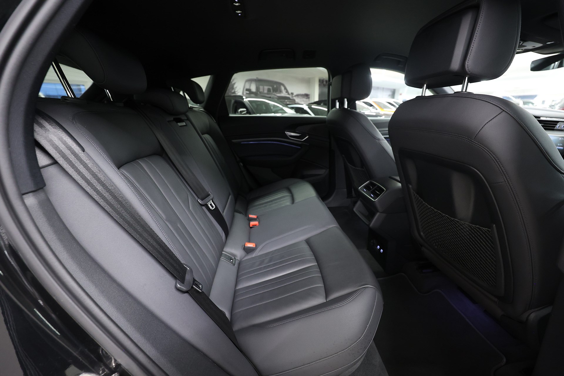 Audi e-tron 50 Quattro 313hk *Hjulkampanj!* Proline Navi B-kamera Drag MOMS