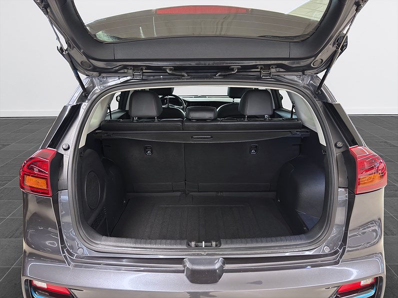 64 kWh 204hk Advance Plus JBL B-Kamera Navi PDC Lucka