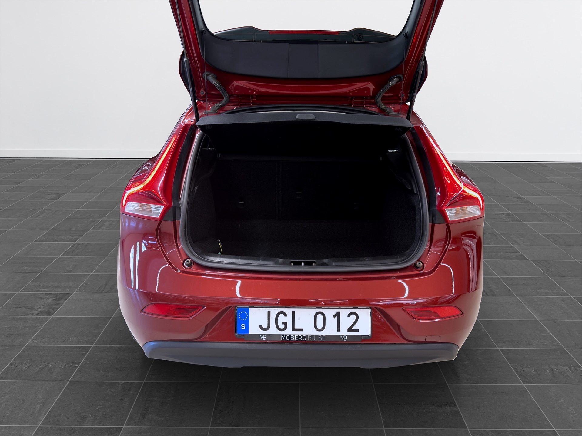 Volvo V40 T2 122hk Momentum Business Adv Värmare