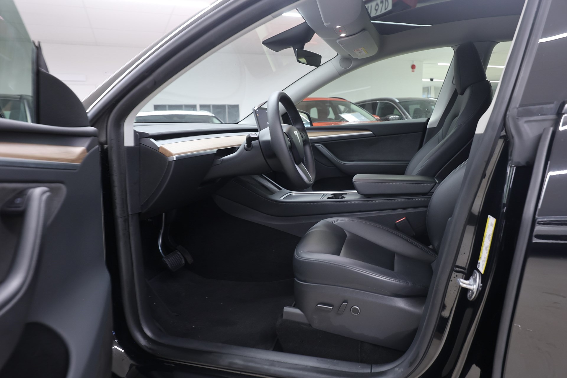 Tesla Model Y Long Range AWD 514hk AP Pano MOMS