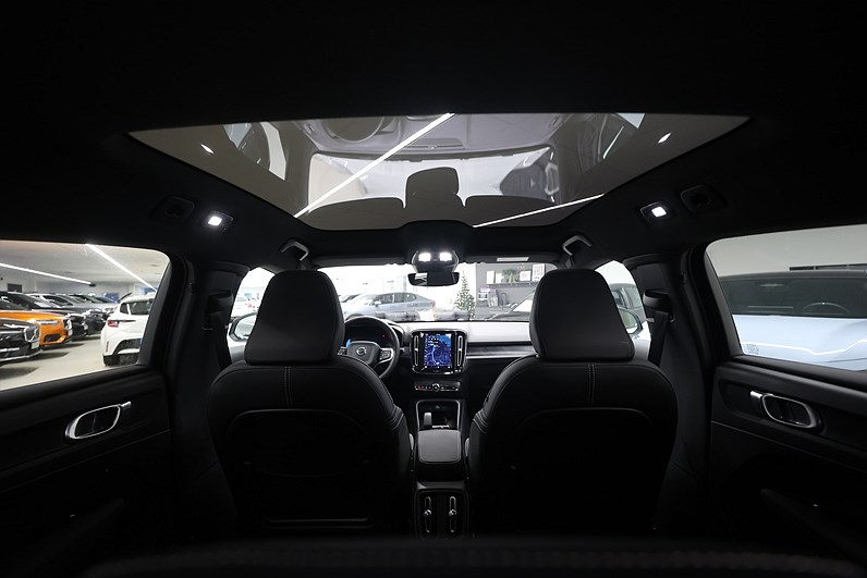 Volvo C40 Recharge Single Motor *Hjulkampanj!* Core Pano Drag