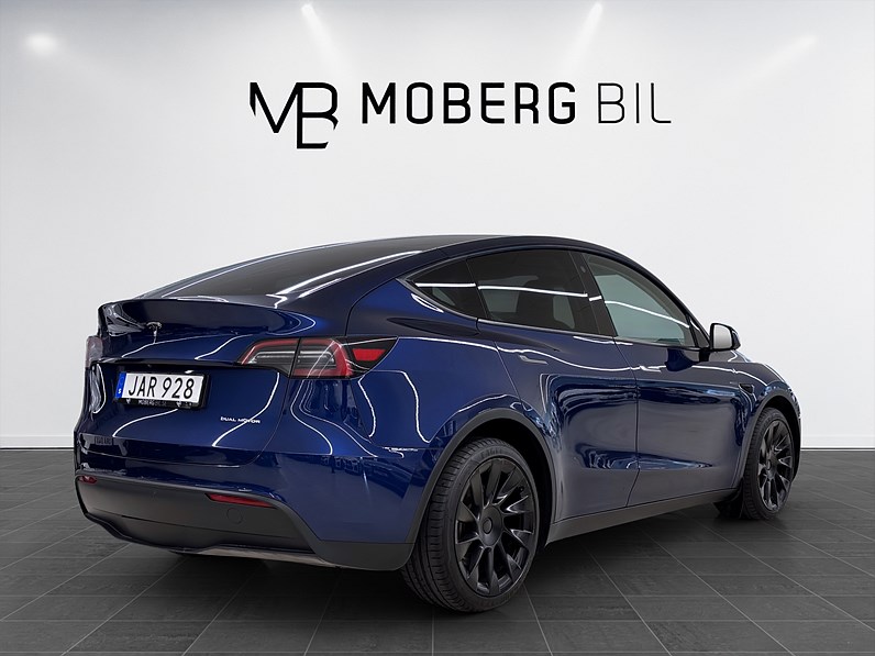 Tesla Model Y Long Range AWD 514hk Pano Drag Läder Navi